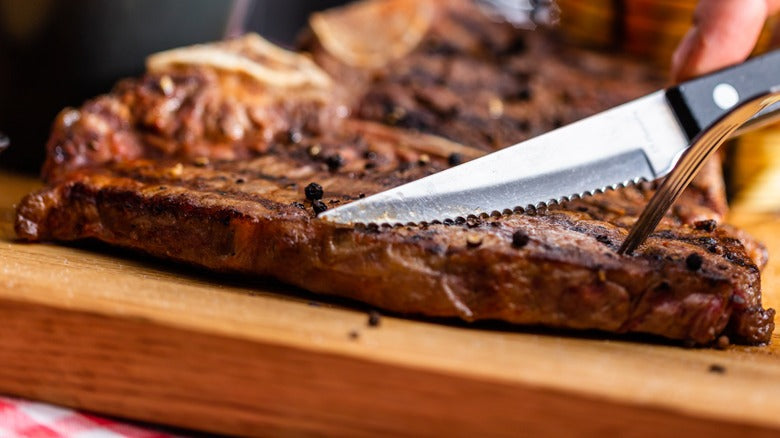 Steak Knives Set of 2 – Heavy Duty Stainless Steel – Ergonomic Handle – Ideal for Meat & BBQ